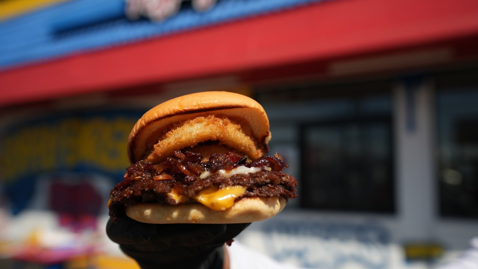 Halal Smashburgers in Oakland: What Makes Hyphy Burger Different
