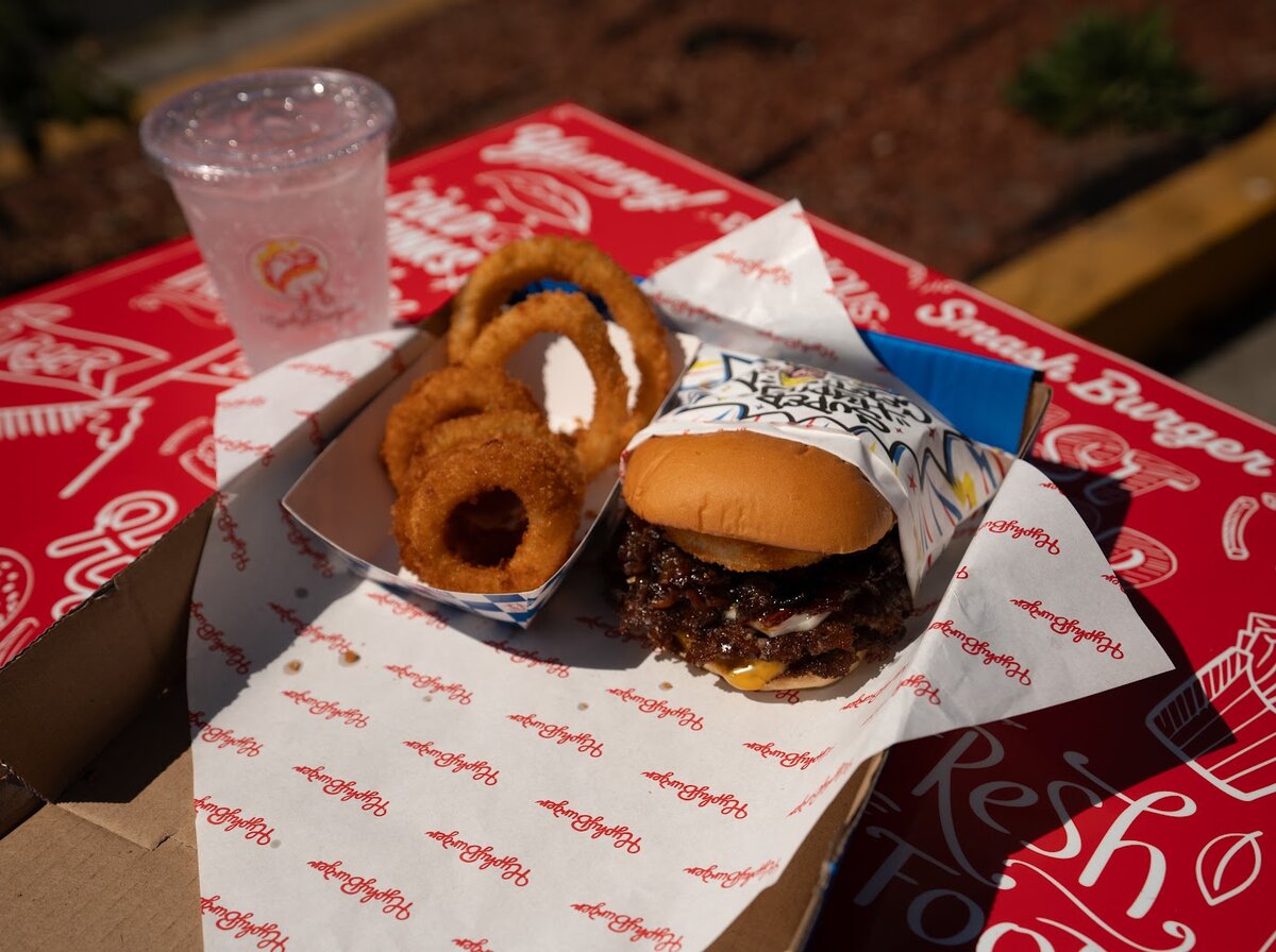 Hyphy Burger E 14th / 98th Ave — 9825 International Blvd, Oakland, CA 94603